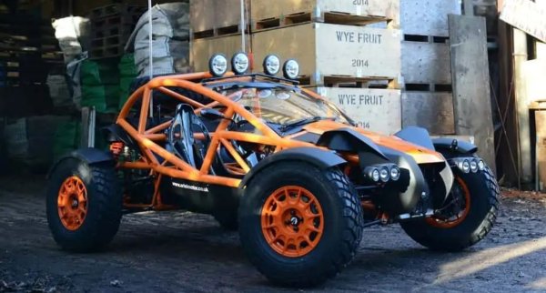 Марката предлага интересен лек модел, който е предназначен предимно за офроуд феновете. Това е Ariel Nomad, построен според минималистичния дизайн на Atom, но с интегрирана предпазна клетка и офроуд оборудване като тежи 670 кг.

Двигателят е Honda 2.4 с мощност 238 к.с., при максимална скорост 201 км/ч. у ускорение от 0 до 100 км/ч за 3,4 секунди.
